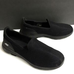 ❤❤❤SKECHERS SHOES SIZE 10❤❤❤